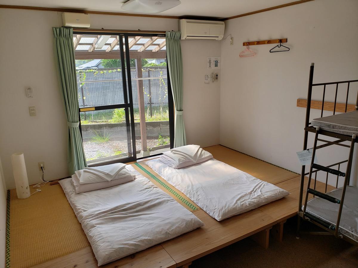 Yakushima Youth Hostel Exteriör bild